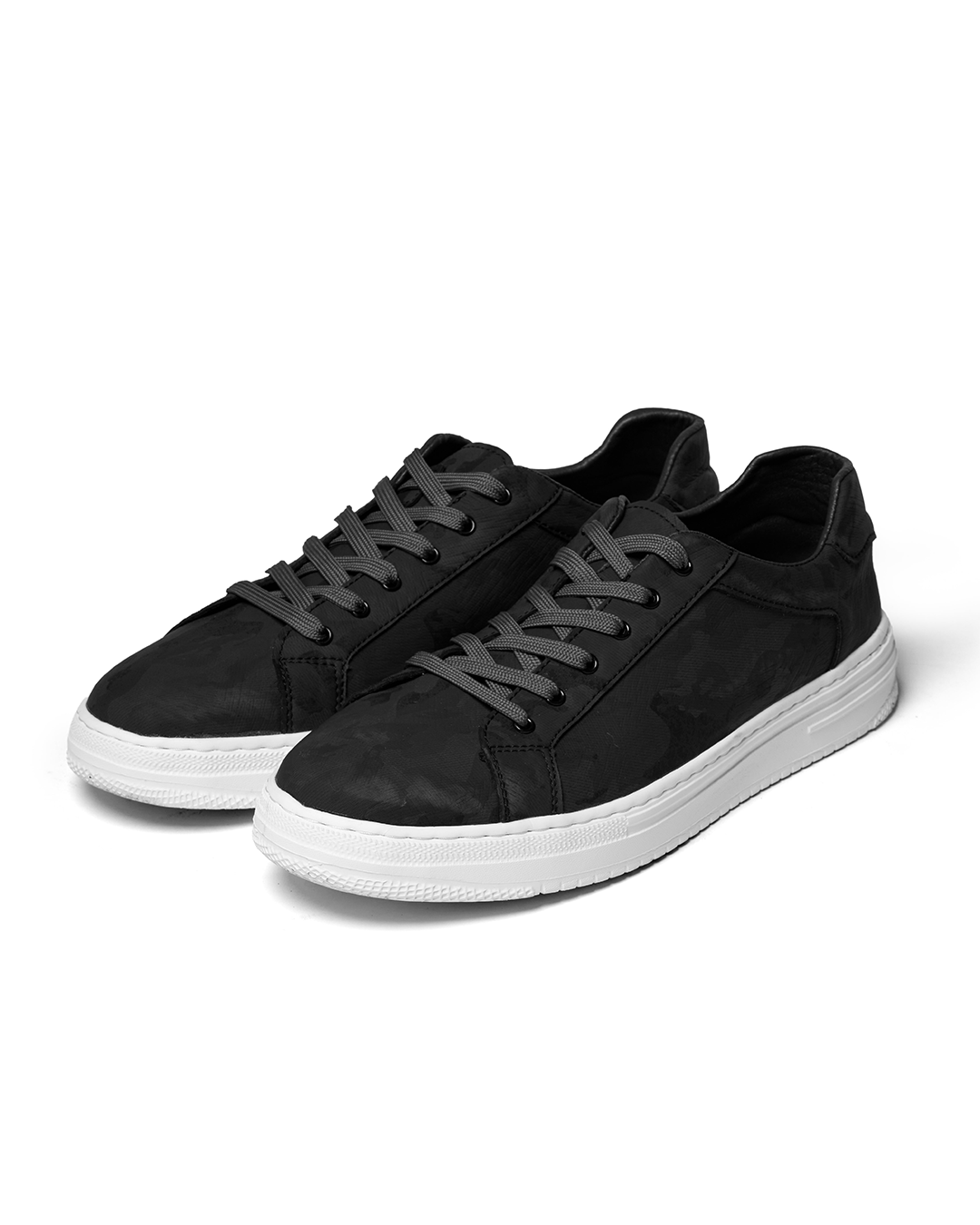 Belmont Classic Sneaker